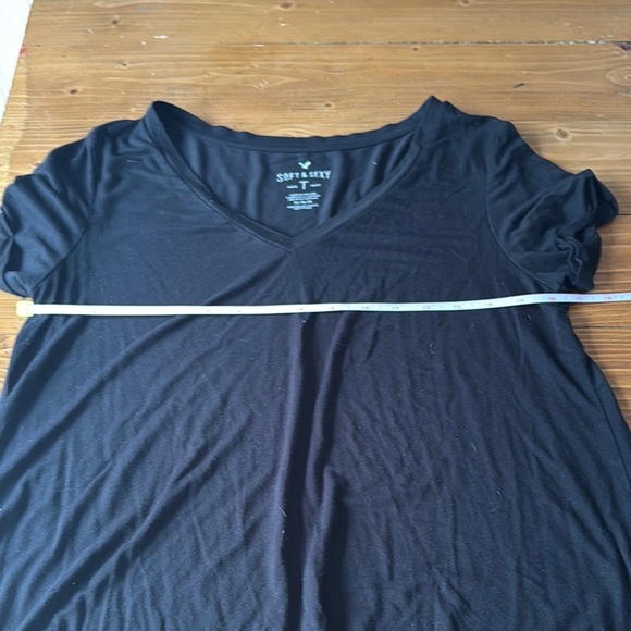 American Eagle Outfitters Black Short Sleeve Tee womens medium v neck - Picture 7 of 11